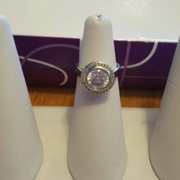 2/20 NWT Lia Sophia Showdown ring 9 - Picture 8 of 8